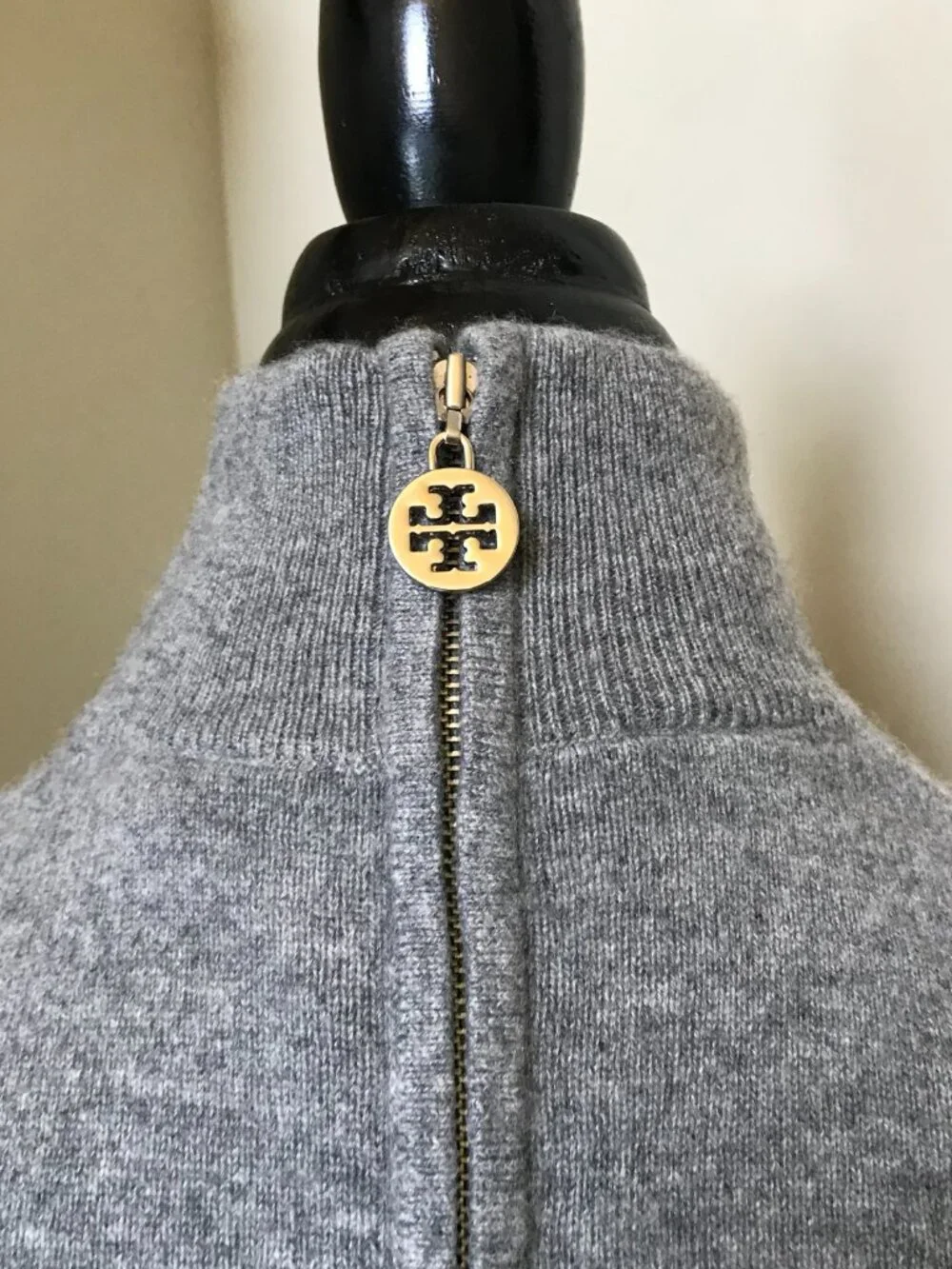 Tory Burch Cashmere Sweater Womens Medium Gray Mock Neck 3/4 Sleeve Rear Zipper